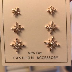 Rose gold star studded earrings